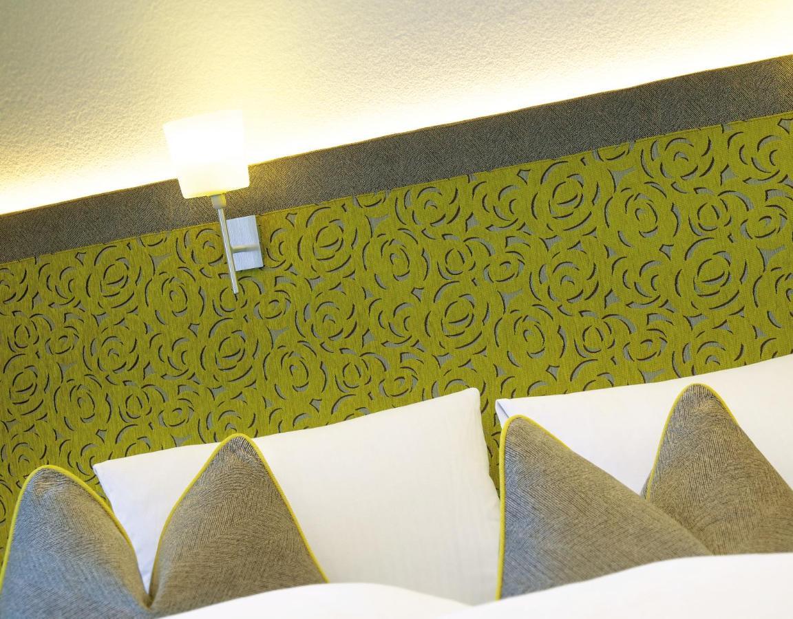 Hotel Garni Chasa Sulai イシュグル エクステリア 写真