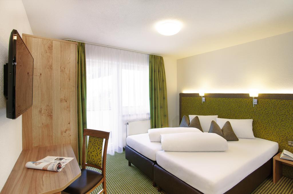 Hotel Garni Chasa Sulai イシュグル 部屋 写真