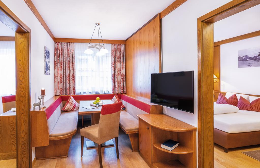 Hotel Garni Chasa Sulai イシュグル エクステリア 写真